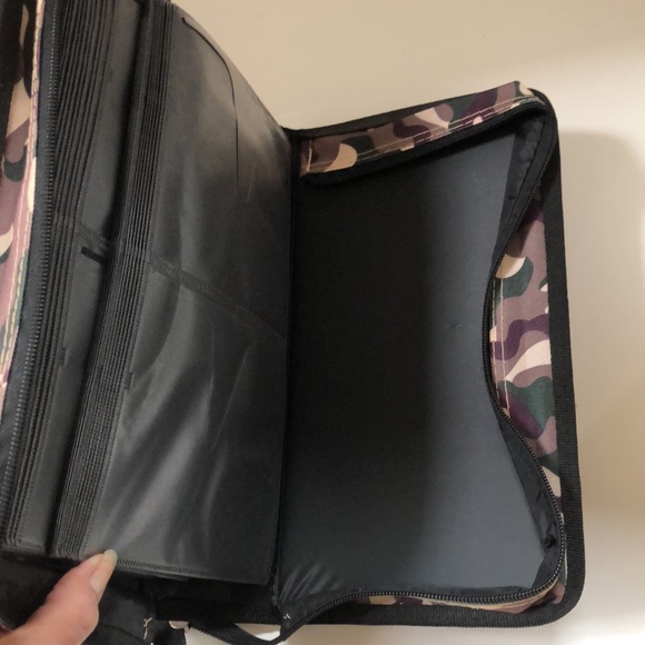 💥Host Pick💥 - Case for CDs or DVDs - Picture 11 of 16